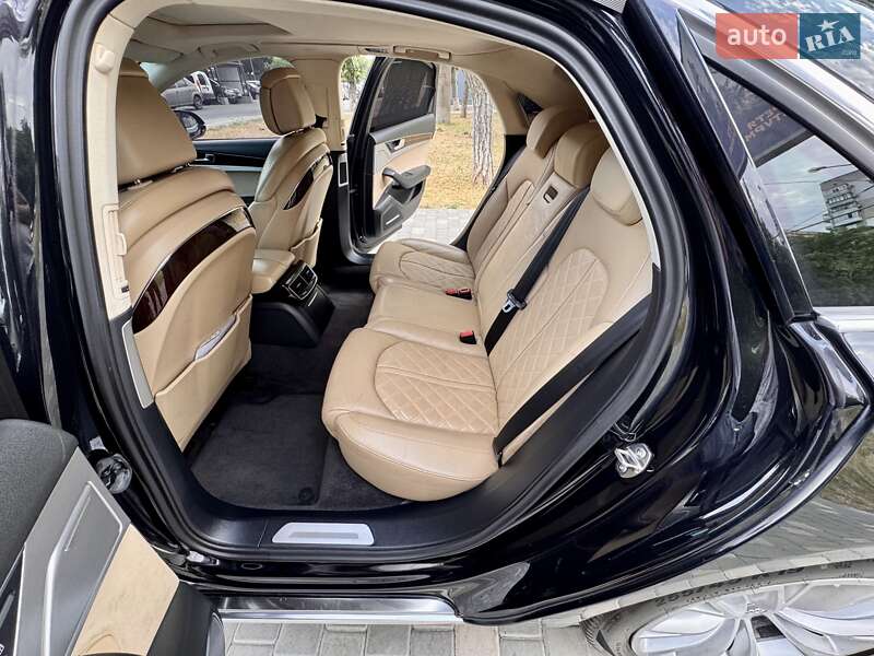Седан Audi A8 2011 в Одессе