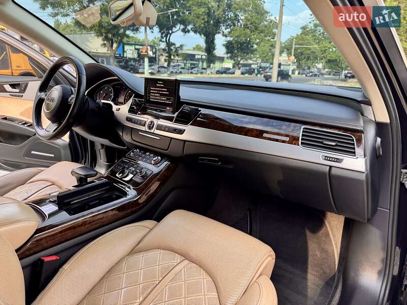 Седан Audi A8 2011 в Одессе