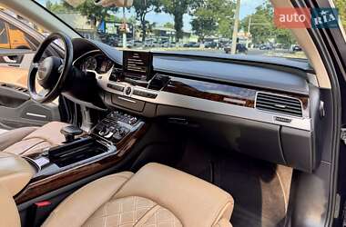 Седан Audi A8 2011 в 