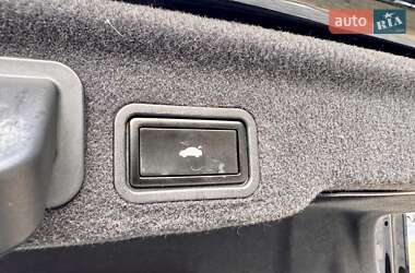 Седан Audi A8 2011 в 