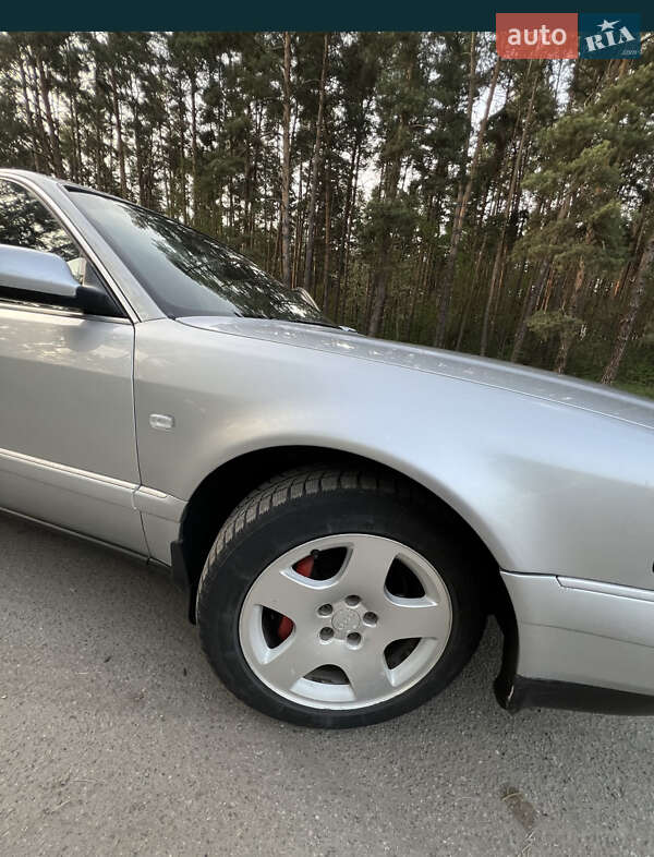 Седан Audi A8 2001 в Борзні