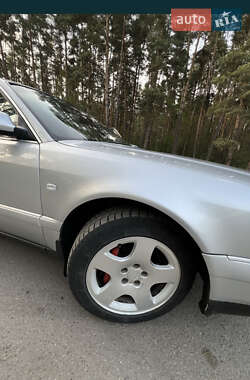 Седан Audi A8 2001 в 