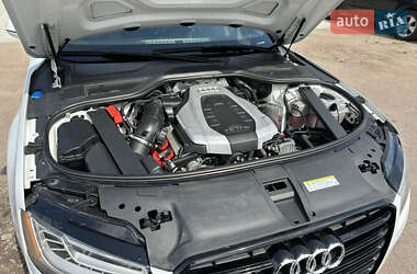 Седан Audi A8 2015 в 