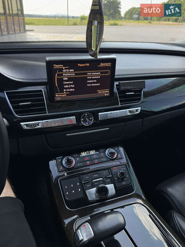 Седан Audi A8 2011 в Черновцах