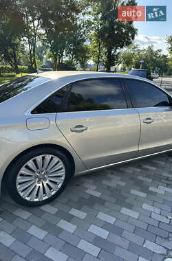 Седан Audi A8 2014 в 