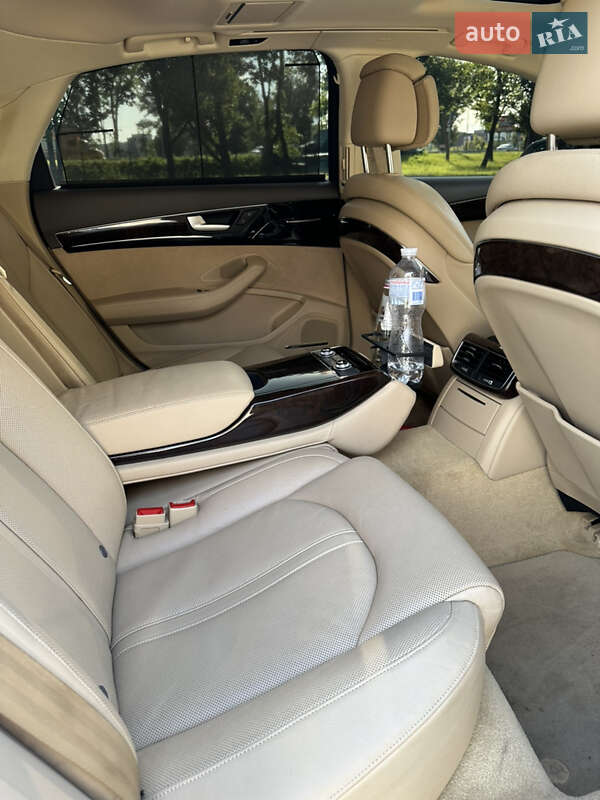 Седан Audi A8 2014 в Киеве