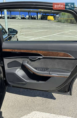 Седан Audi A8 2021 в 