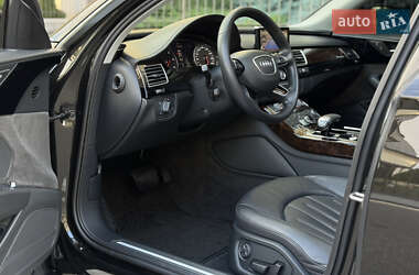 Седан Audi A8 2017 в 