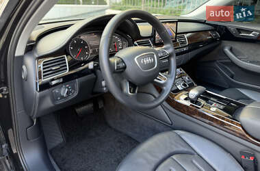 Седан Audi A8 2017 в 