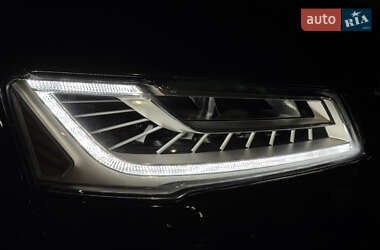 Седан Audi A8 2017 в 