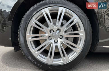 Седан Audi A8 2017 в 