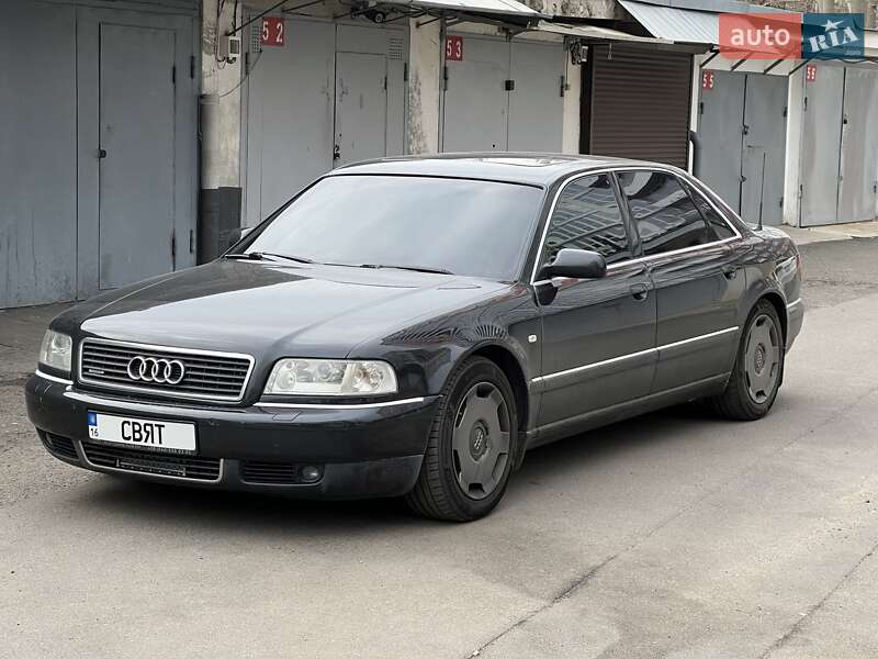 Седан Audi A8 2001 в 