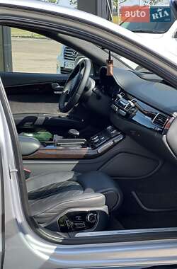 Седан Audi A8 2015 в 
