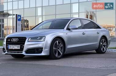 Седан Audi A8 2015 в 