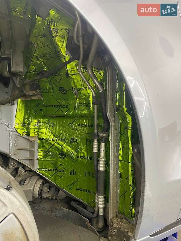 Седан Audi A8 2015 в Одессе