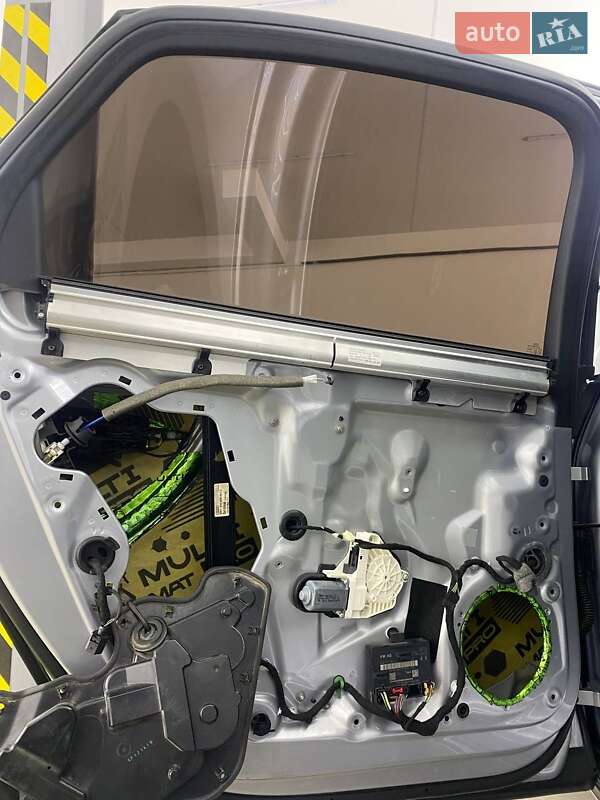 Седан Audi A8 2015 в Одессе