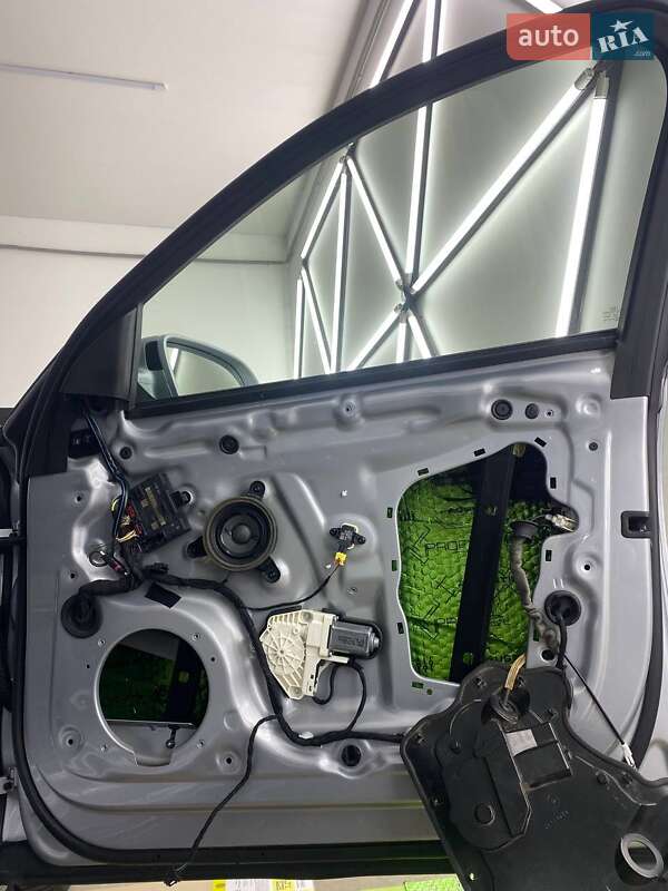 Седан Audi A8 2015 в Одессе