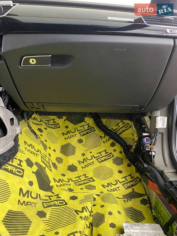 Седан Audi A8 2015 в Одессе