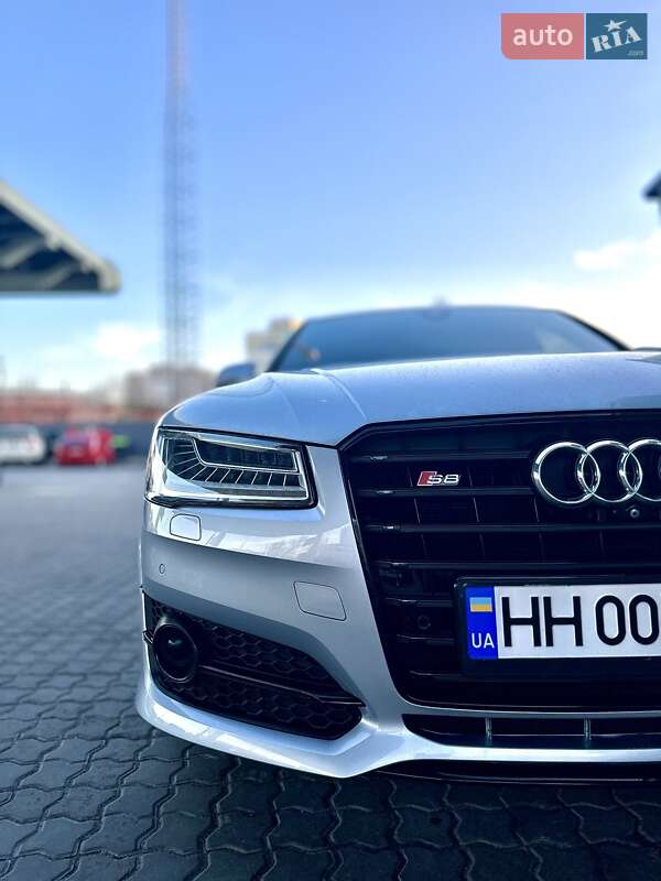 Седан Audi A8 2015 в Одессе