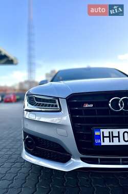 Седан Audi A8 2015 в 