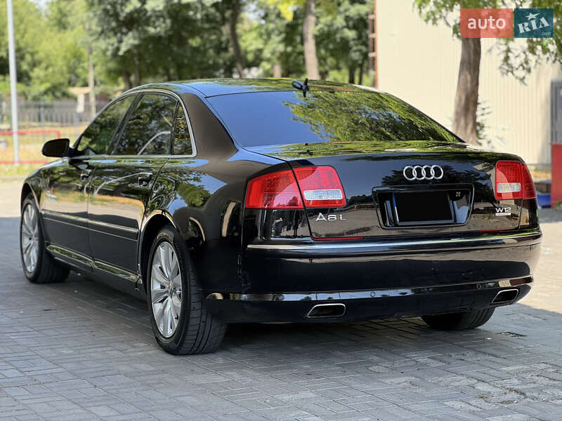Седан Audi A8 2005 в Днепре