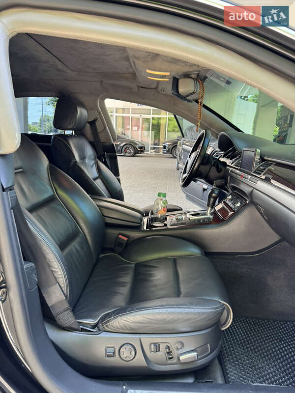 Седан Audi A8 2005 в Днепре