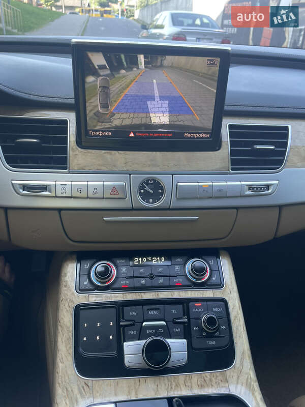 Седан Audi A8 2012 в Львове
