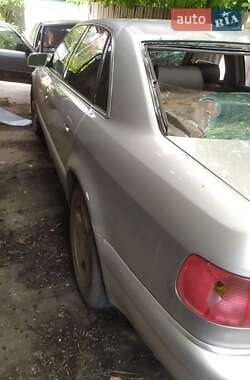 Седан Audi A8 2001 в 