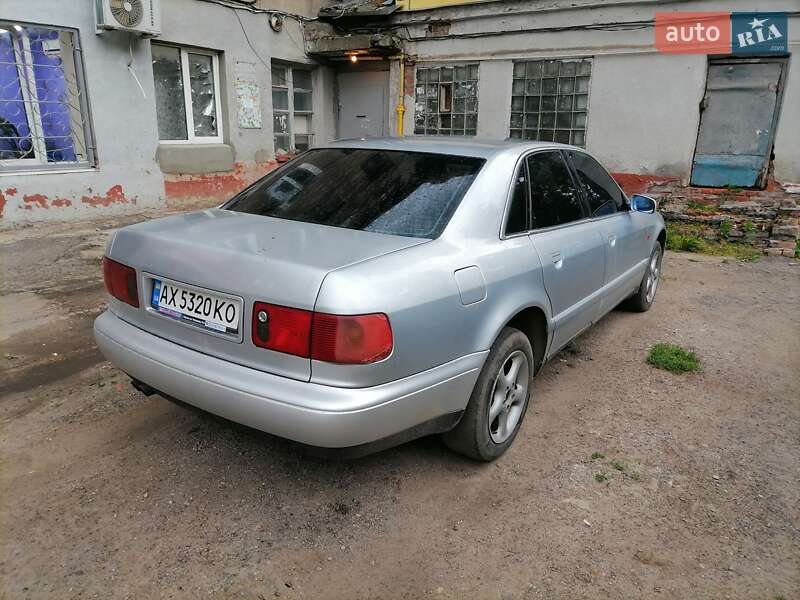 Седан Audi A8 1996 в 