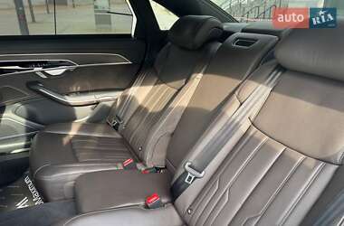 Седан Audi A8 2021 в 