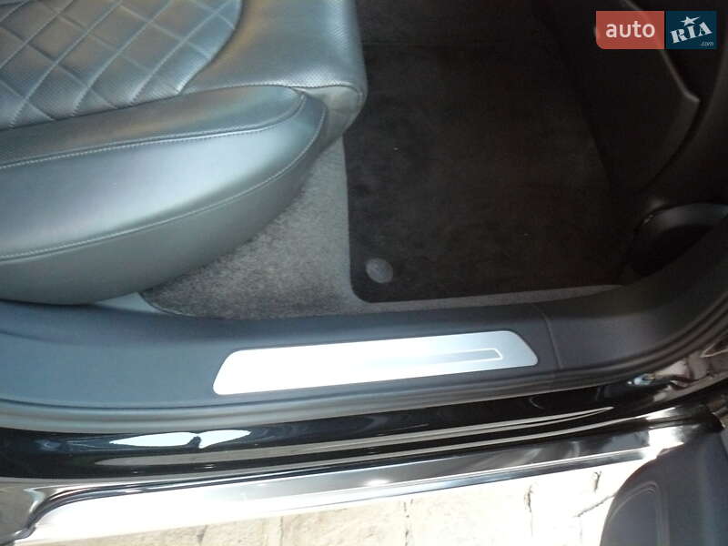 Седан Audi A8 2013 в Ивано-Франковске