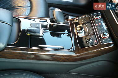 Седан Audi A8 2013 в 