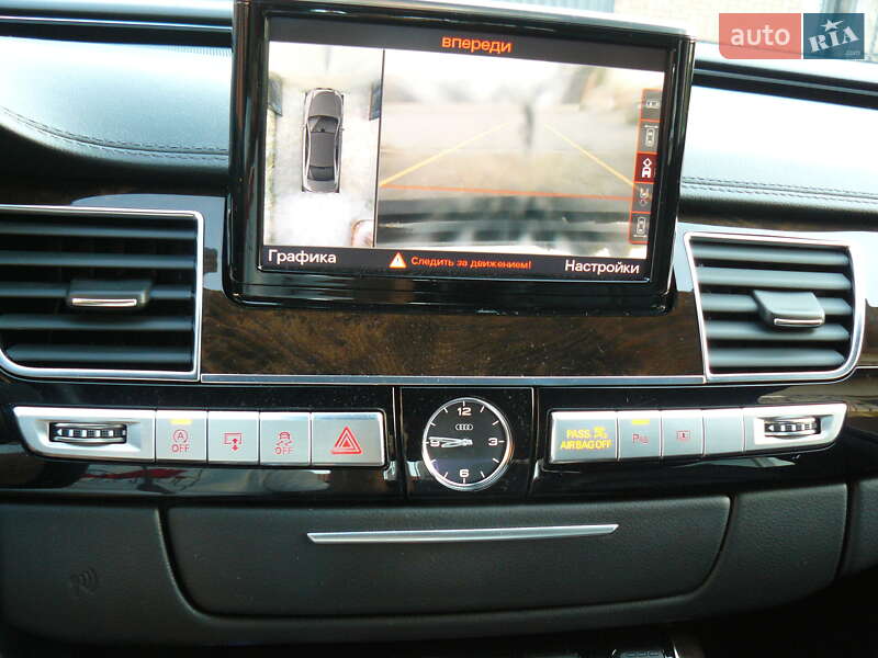 Седан Audi A8 2013 в Ивано-Франковске