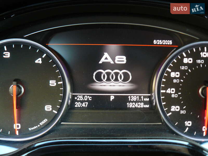 Седан Audi A8 2013 в Ивано-Франковске