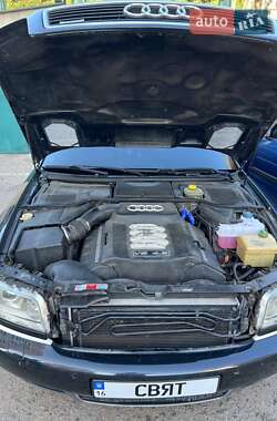 Седан Audi A8 2001 в 