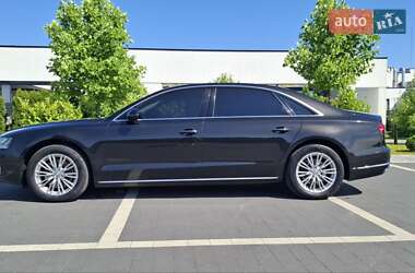 Седан Audi A8 2017 в 