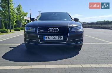 Седан Audi A8 2017 в Мукачево