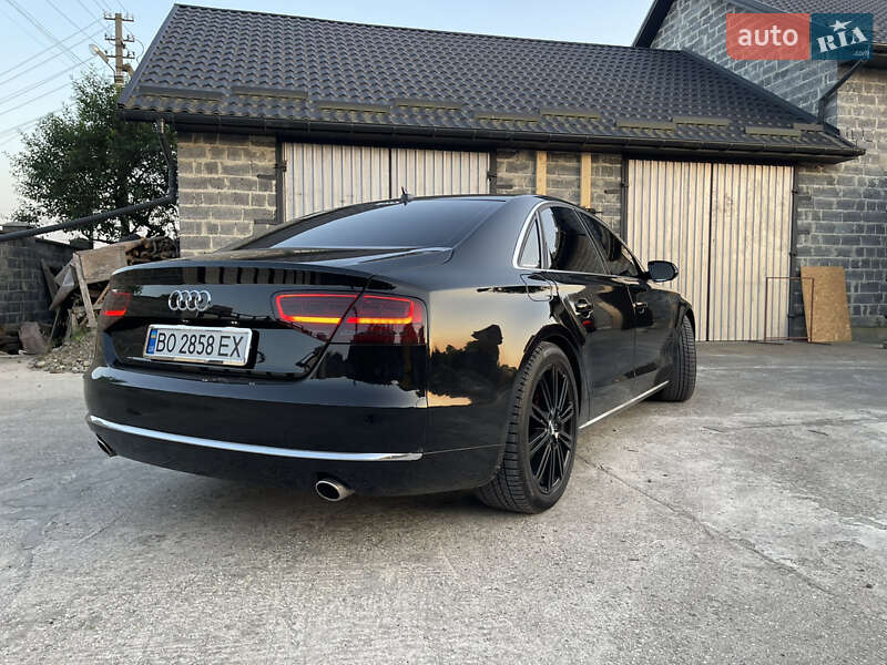Седан Audi A8 2011 в Ивано-Франковске