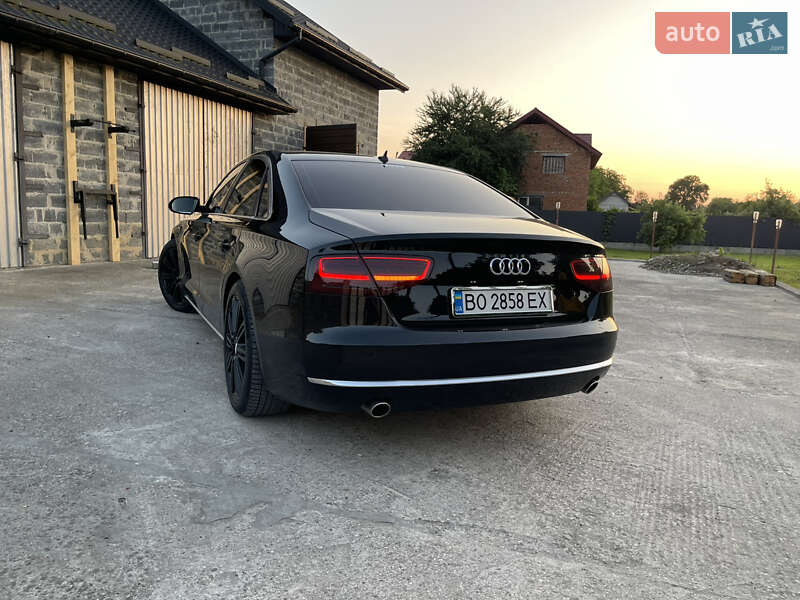 Седан Audi A8 2011 в Ивано-Франковске
