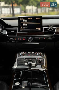 Седан Audi A8 2017 в 