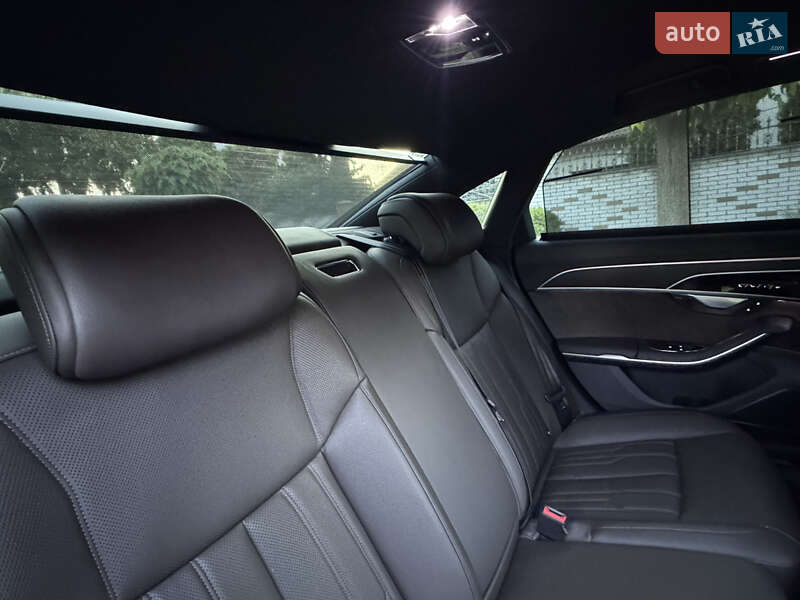 Седан Audi A8 2019 в Києві