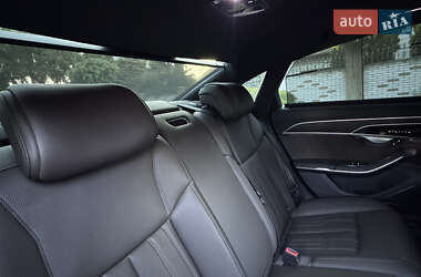 Седан Audi A8 2019 в 
