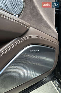 Седан Audi A8 2012 в 