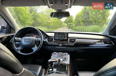 Седан Audi A8 2011 в 