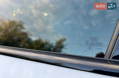 Седан Audi A8 2011 в 