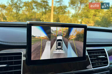 Седан Audi A8 2011 в 