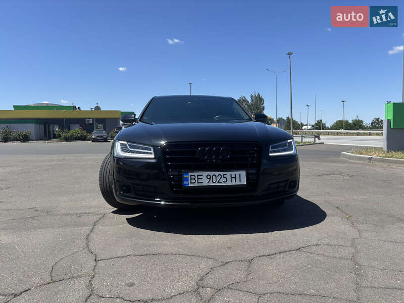 Седан Audi A8 2015 в Миколаєві