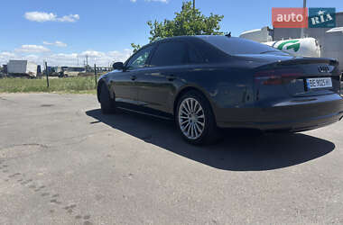 Седан Audi A8 2015 в 
