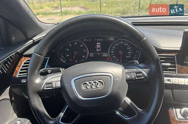 Седан Audi A8 2015 в 