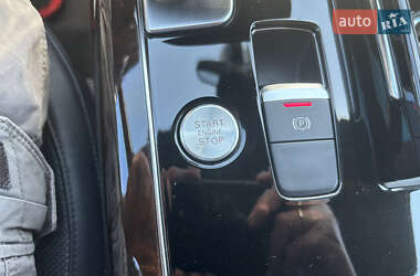 Седан Audi A8 2015 в 